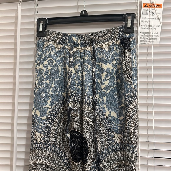 blue patterned pants! - Picture 2 of 3